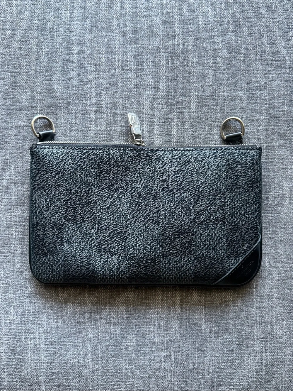 Louis Vuitton compact louis
